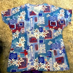 Women’s button up 2-pocket short sleeve scrub shirt